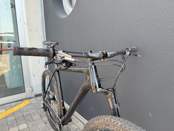 Tweedehands Cannondale F-Si Hi-MOD 1 2022 2022 Mountainbike — afbeelding 2 van 8
