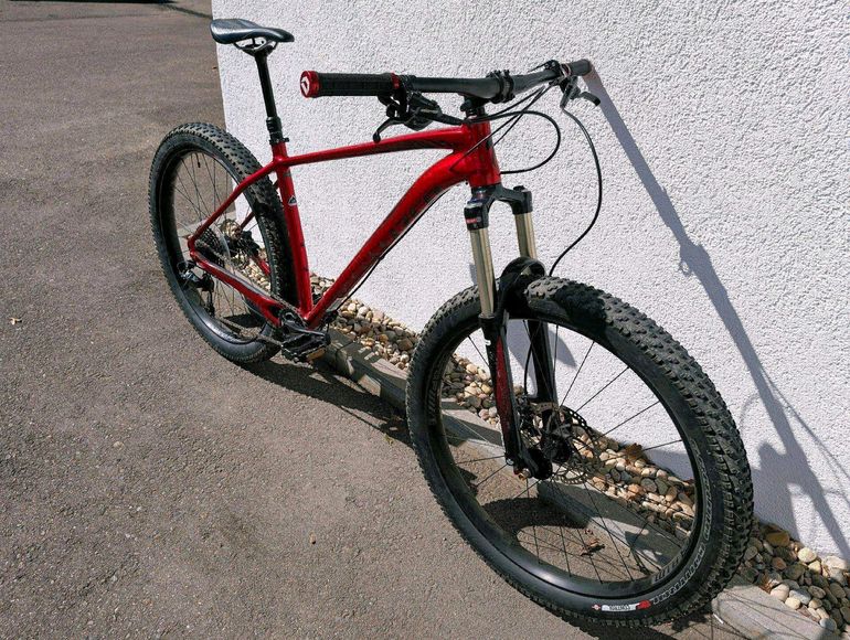Used Specialized Fuse Comp 6Fattie 2016 2016 Mountainbike, Red, 27.5 — image 6 of 9