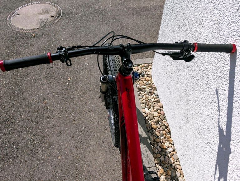 Used Specialized Fuse Comp 6Fattie 2016 2016 Mountainbike, Red, 27.5 — image 9 of 9