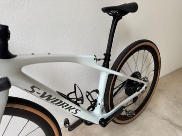 Used Specialized Diverge SRAM Force eTap AXS 2024 Road & Gravel, White — image 15 of 17