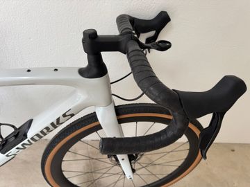 Used Specialized Diverge SRAM Force eTap AXS 2024 Road & Gravel, White — image 5 of 17