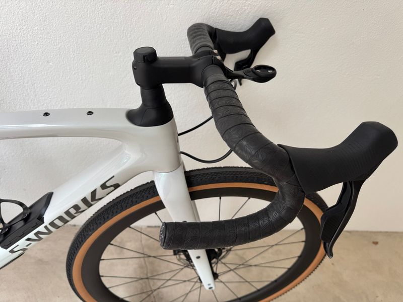 Used Specialized Diverge SRAM Force eTap AXS 2024 Road & Gravel, White — image 5 of 17
