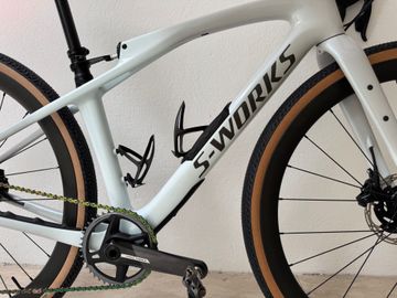 Used Specialized Diverge SRAM Force eTap AXS 2024 Road & Gravel, White — image 3 of 17