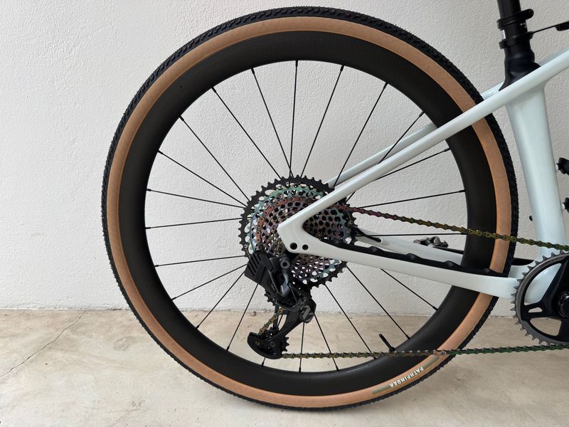 Used Specialized Diverge SRAM Force eTap AXS 2024 Road & Gravel, White — image 6 of 17