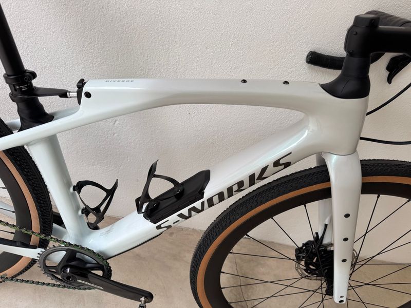 Used Specialized Diverge SRAM Force eTap AXS 2024 Road & Gravel, White — image 4 of 17