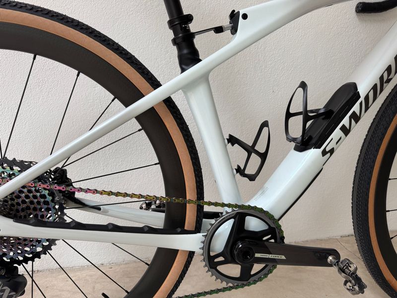 Used Specialized Diverge SRAM Force eTap AXS 2024 Road & Gravel, White — image 9 of 17