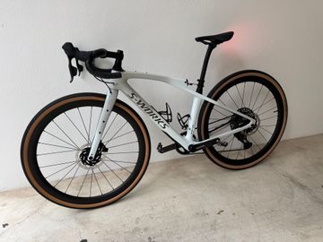 Used Specialized Diverge SRAM Force eTap AXS 2024 Road & Gravel, White — image 16 of 17