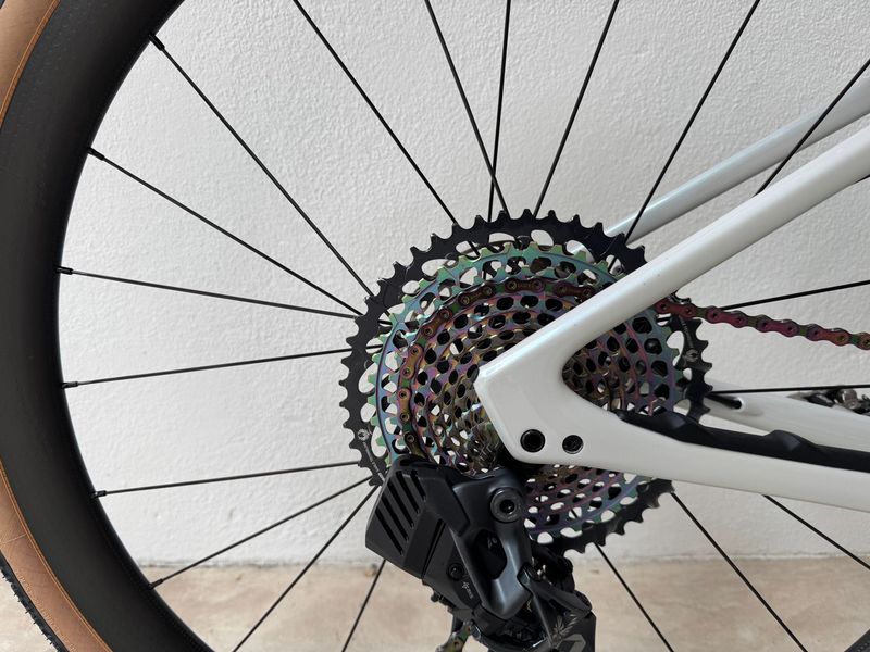 Used Specialized Diverge SRAM Force eTap AXS 2024 Road & Gravel, White — image 7 of 17