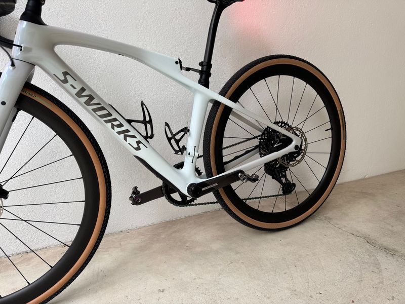Used Specialized Diverge SRAM Force eTap AXS 2024 Road & Gravel, White — image 14 of 17