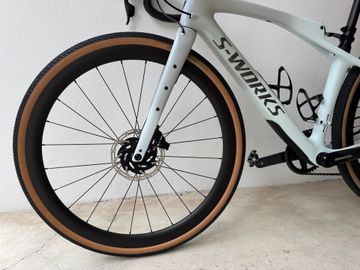 Used Specialized Diverge SRAM Force eTap AXS 2024 Road & Gravel, White — image 13 of 17