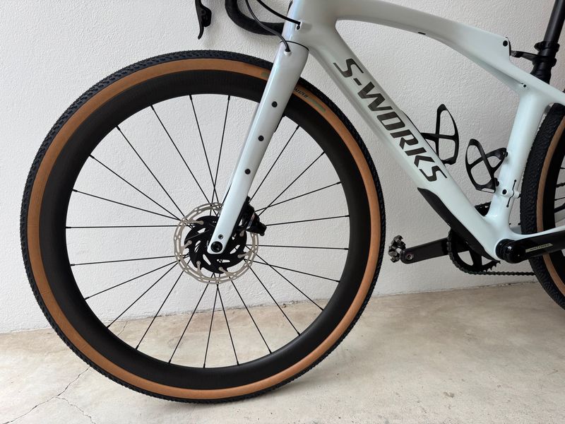 Used Specialized Diverge SRAM Force eTap AXS 2024 Road & Gravel, White — image 13 of 17