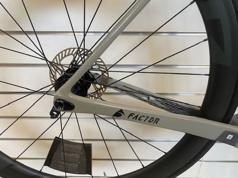 Used Factor O2 Frameset Premium 2024 2024 Road & Gravel, Light Gray — image 3 of 5