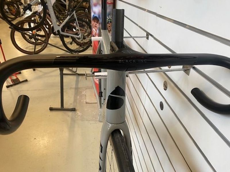 Used Factor O2 Frameset Premium 2024 2024 Road & Gravel, Light Gray — image 4 of 5
