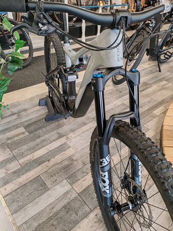 Used Focus JAM² SL 8.8 2023 2023 Mountainbike, Light Gray, 29 — image 2 of 4