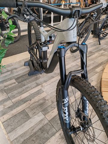 Used Focus JAM² SL 8.8 2023 2023 Mountainbike, Light Gray, 29 — image 2 of 4