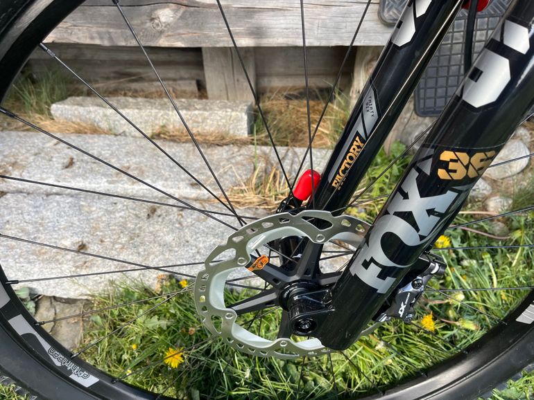 Gebrauchtes Rossignol Trail Mandate XT 2024 2024 Mountainbike, Weiß, 27.5, 29 — Bild 6 von 7