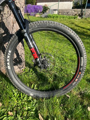 Used Scott Strike eRide 920 2018 2018 Mountainbike, Light Gray — image 11 of 12