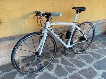 Used Liotto LIOTTO Sprin Pro Carbon 2012 2012 Road & Gravel, White — image 2 of 5