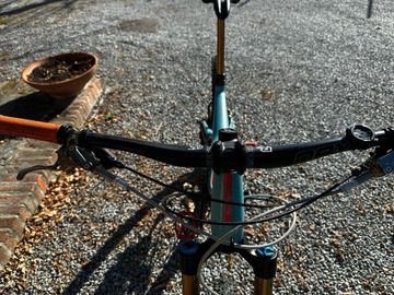 Tweedehands Orbea OCCAM M10 LT 2022 2022 Mountainbike — afbeelding 2 van 5