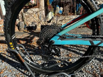 Tweedehands Orbea OCCAM M10 LT 2022 2022 Mountainbike — afbeelding 3 van 5
