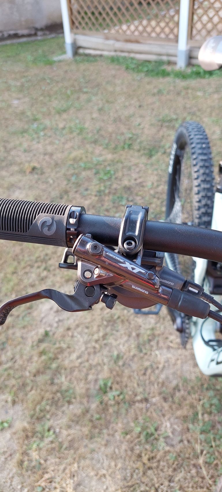Used Focus JAM 6.9 2022 2022 Mountainbike, Light Gray, 29 — image 2 of 5