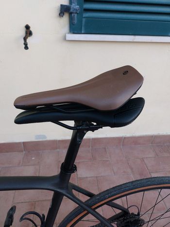 Used Scott Addict 10 disc carbon 2021 2021 Road & Gravel, Black — image 6 of 6