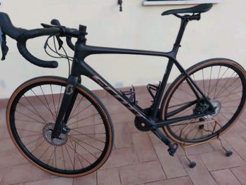 Used Scott Addict 10 disc carbon 2021 2021 Road & Gravel, Black — image 2 of 6