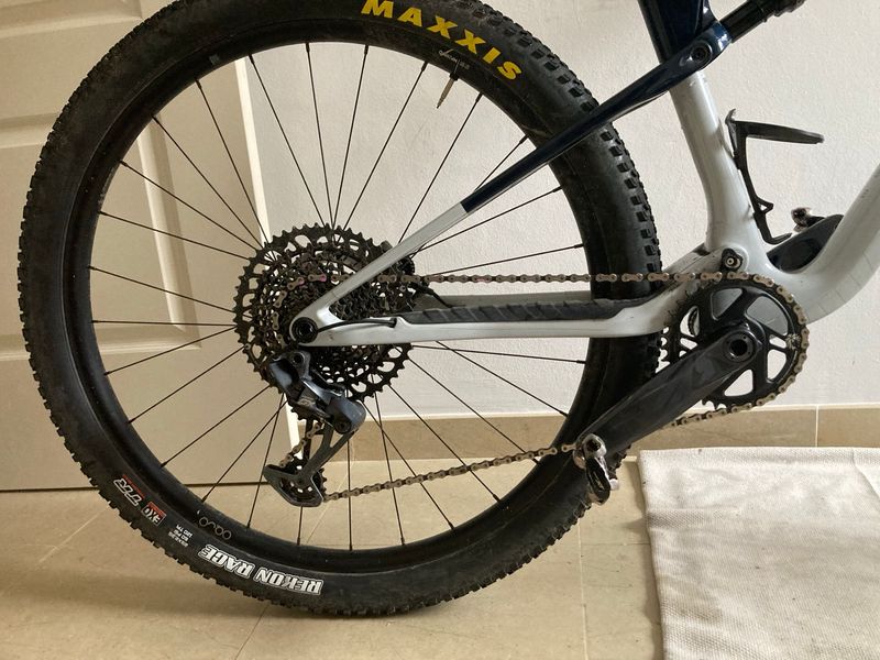 Gebrauchtes Orbea OIZ M20 2023 2023 Mountainbike, Weiß, 29 — Bild 3 von 3