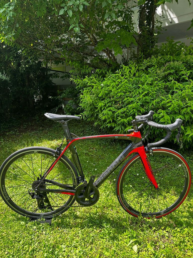 Used Bianchi Oltre xr3 2021 2021 Road & Gravel, Red — image 2 of 11