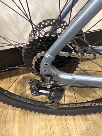 Used Giant Talon 2 2022 2022 Mountainbike, Light Gray, 27.5, 29 — image 3 of 3