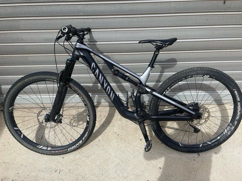 Used Canyon Neuron CF 9 2018 Mountainbike — image 2 of 3