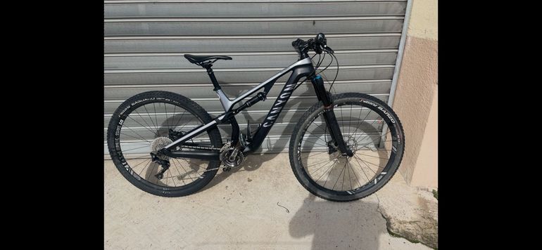 Used Canyon Neuron CF 9 2018 Mountainbike — image 1 of 3