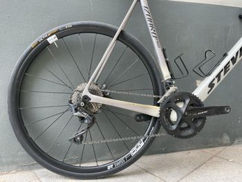 Used Stevens Izoard Pro Disc 2022 2022 Road & Gravel, White — image 2 of 16