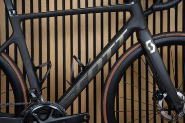 Scott Addict RC 15 2024 2024 Road & Gravel d'occasion — image 4 sur 11