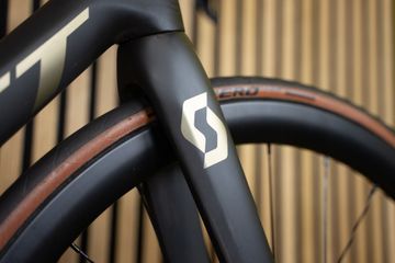 Scott Addict RC 15 2024 2024 Road & Gravel d'occasion — image 8 sur 11