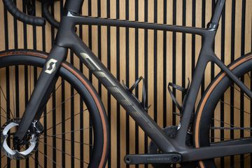 Scott Addict RC 15 2024 2024 Road & Gravel d'occasion — image 7 sur 11
