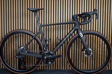 Scott Addict RC 15 2024 2024 Road & Gravel d'occasion — image 10 sur 11