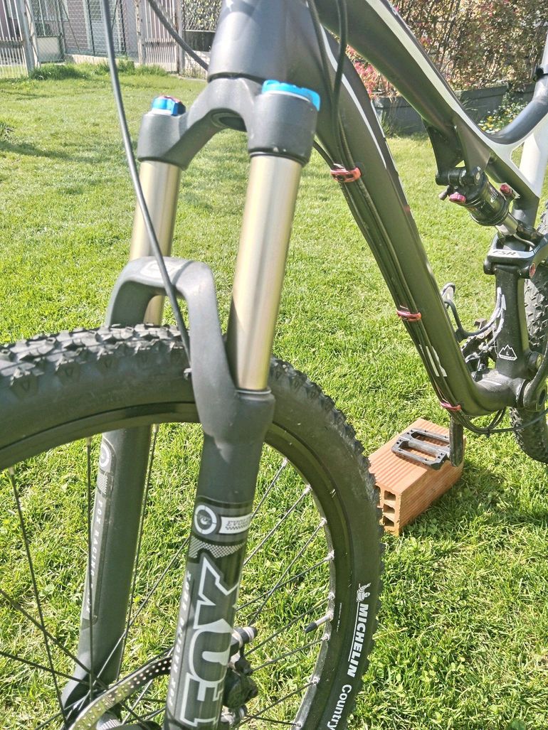 Specialized Stumpjumper FSR Elite 2012 2012 Mountainbike usato, Nero — immagine 6 di 12