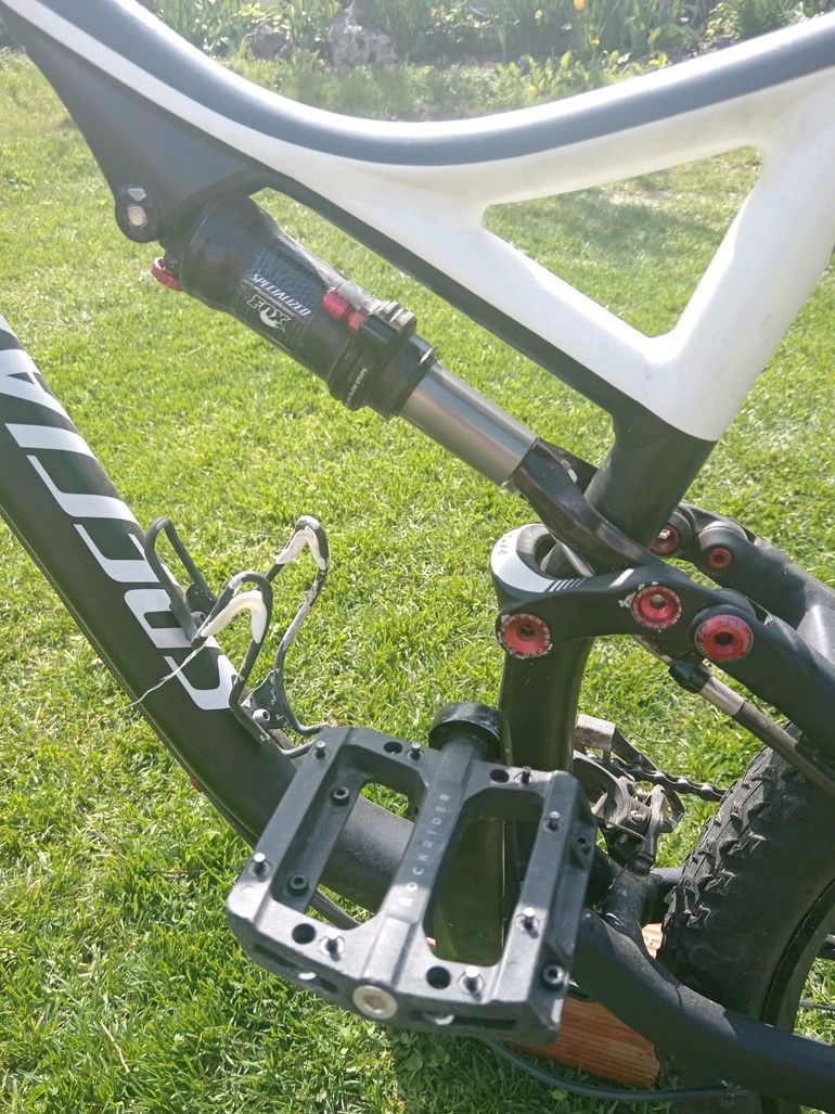 Specialized Stumpjumper FSR Elite 2012 2012 Mountainbike usato, Nero — immagine 3 di 12