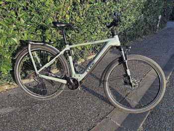 Used CUBE kathmandu hybrid one 750 2023 Road & Gravel, Light Gray — image 1 of 4