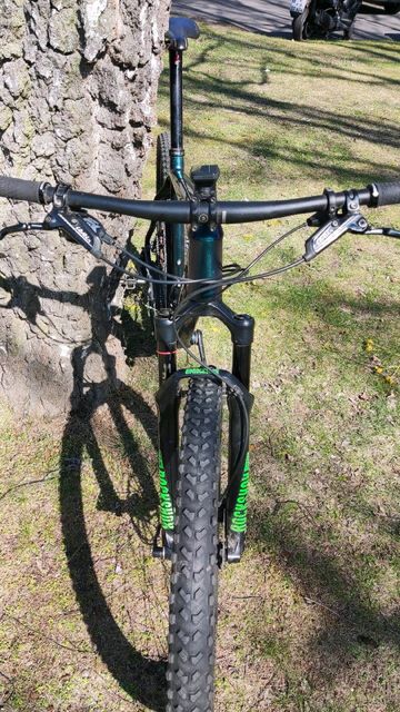 Used Airwolf Carbon Hardtail 2022 Mountainbike, Green — image 2 of 8