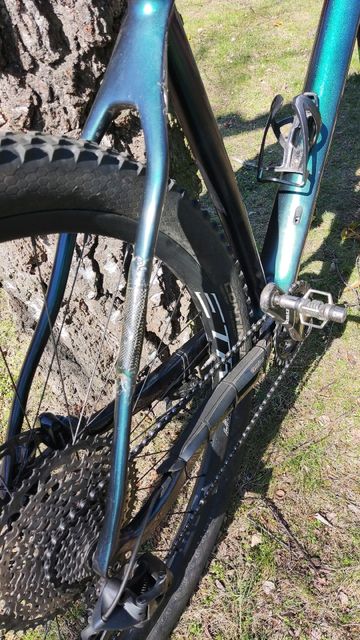 Used Airwolf Carbon Hardtail 2022 Mountainbike, Green — image 8 of 8