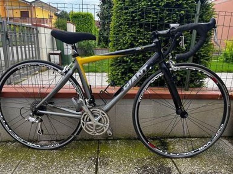 Used Giant TCRC2 2010 Road & Gravel, Black — image 4 of 9