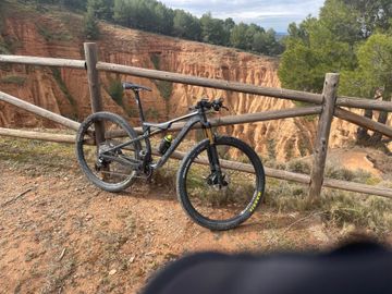 Used Orbea OIZ M10 2020 2020 Mountainbike, Light Gray, 29 — image 3 of 3