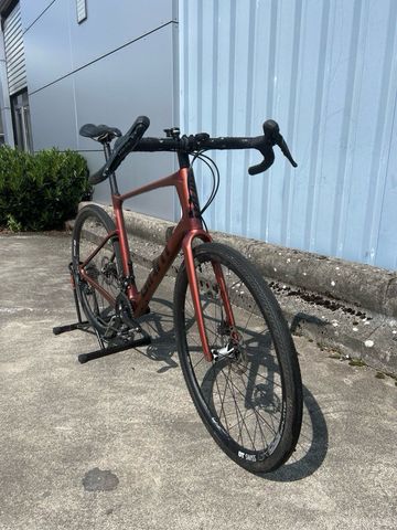 Used Giant Revolt Shimano GRX 2023 Road & Gravel, Orange — image 2 of 4