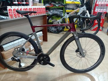 Gebrauchtes Focus IZALCO MAX 8.9 2024 2024 Road & Gravel, Hellgrau — Bild 5 von 6