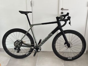 Used Canyon Grail CF SLX 8 AXS 2024 2024 Road & Gravel — image 1 of 8