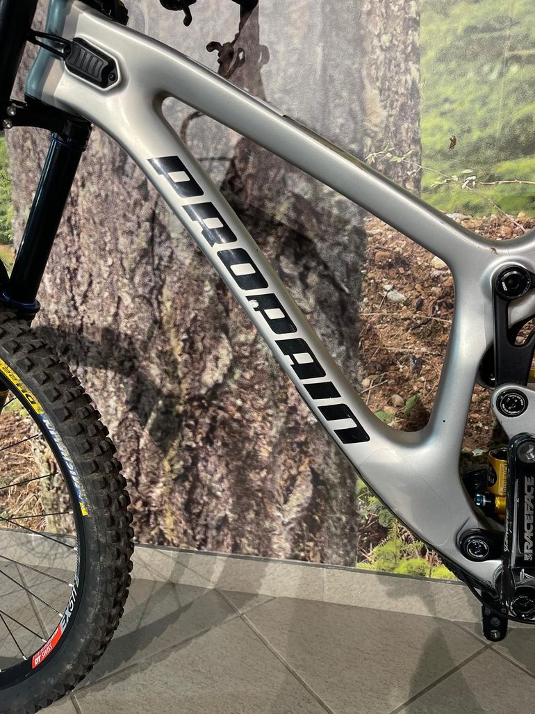 Použité Propain Rage CF 29" Performance 2020 2020 Mountainbike — obrázek 4 z 16