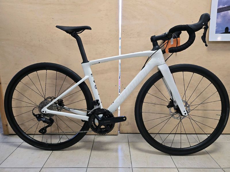 Used Specialized Roubaix SL8 Sport 105 2024 2024 Road & Gravel