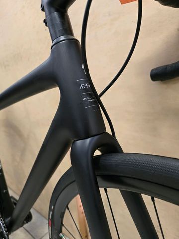 Tweedehands Specialized Aethos Comp - Rival eTap AXS 2023 2023 Road & Gravel — afbeelding 5 van 9